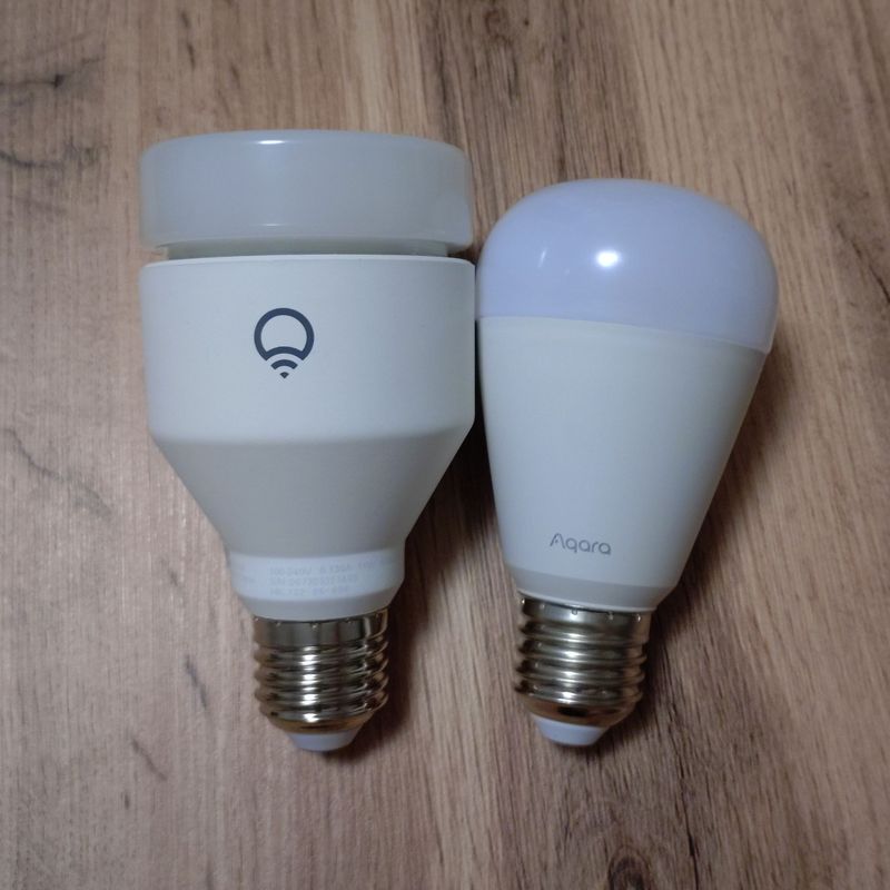 Aqara T2 je trochu menší než Lifx A60